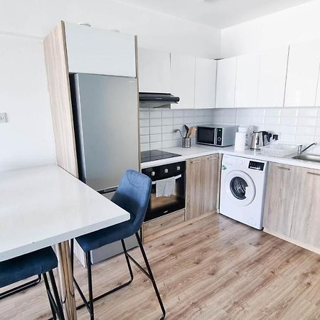 לרנקה Modern Retreat: 2Br Stylish Apt With Comfy Rooms! Smart Tv With 200Mbps Internet מראה חיצוני תמונה