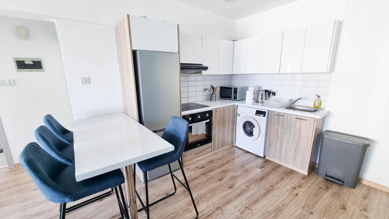 לרנקה Modern Retreat: 2Br Stylish Apt With Comfy Rooms! Smart Tv With 200Mbps Internet מראה חיצוני תמונה