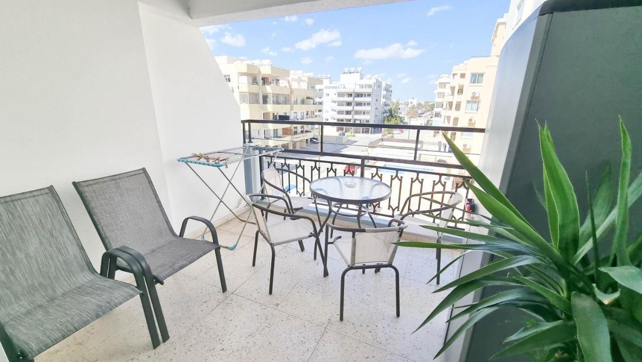 לרנקה Modern Retreat: 2Br Stylish Apt With Comfy Rooms! Smart Tv With 200Mbps Internet מראה חיצוני תמונה