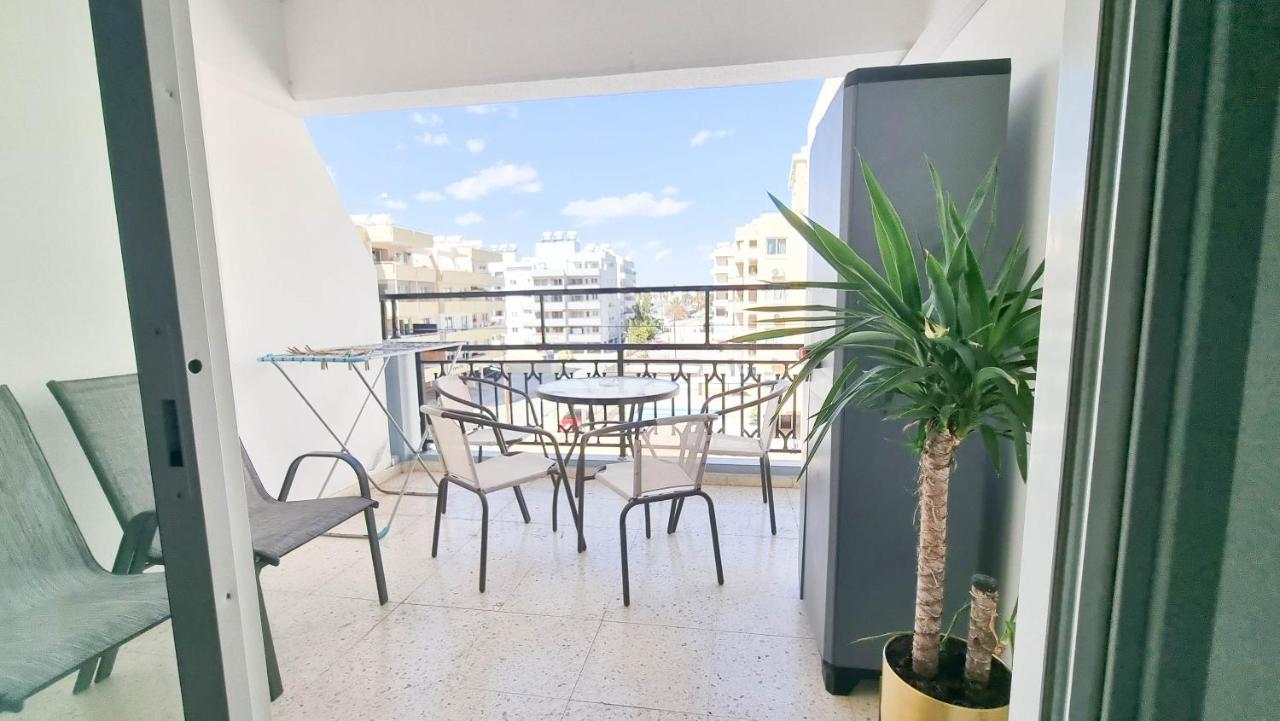 לרנקה Modern Retreat: 2Br Stylish Apt With Comfy Rooms! Smart Tv With 200Mbps Internet מראה חיצוני תמונה